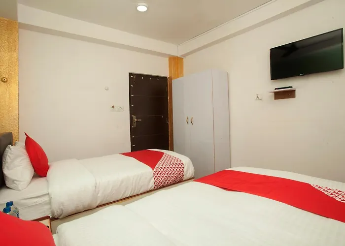 Oyo 776 Royal Valley 3*