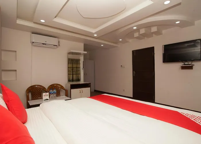 Hotel Oyo 776 Royal Valley 3*